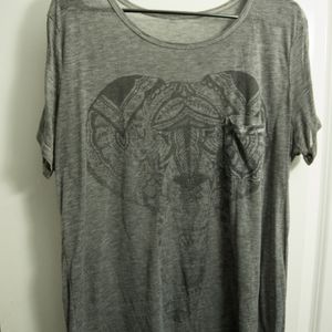 Filigree elephant tee